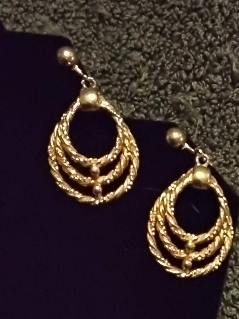 Sarah Coventry Rope Style Hoop Clip On Earrings Vintage
